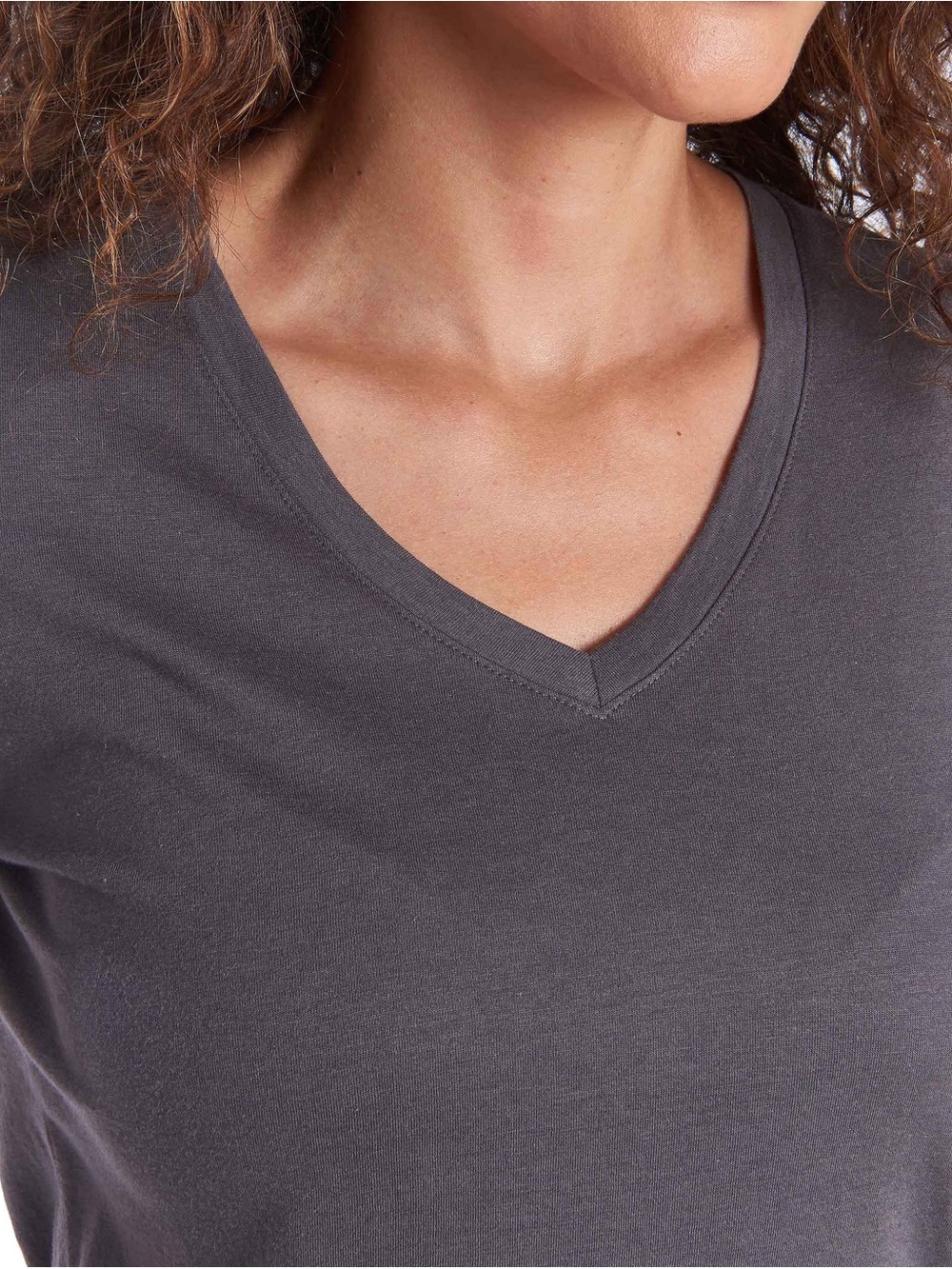 Mott & Bow Women's V-Neck Marcy Tee in Noche Gray